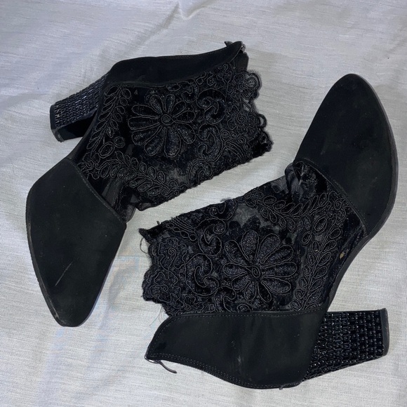 Size 42 women’s Chic Black Embroidered lace Ankle Booties - Picture 9 of 16